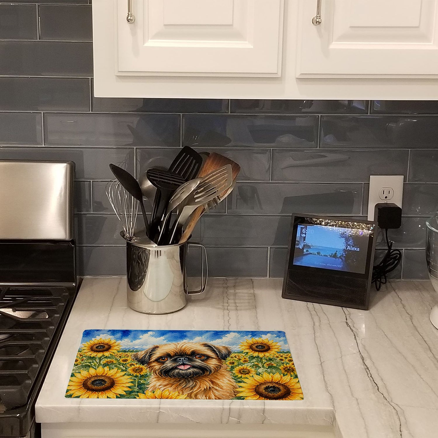 Brussels Griffon in Sunflowers Cutting Board Tempered Glass Kitchen Cutting Surface, Heat Resistant Chopping Board with Non-Slip Feet, Decorative Food Prep & Serving