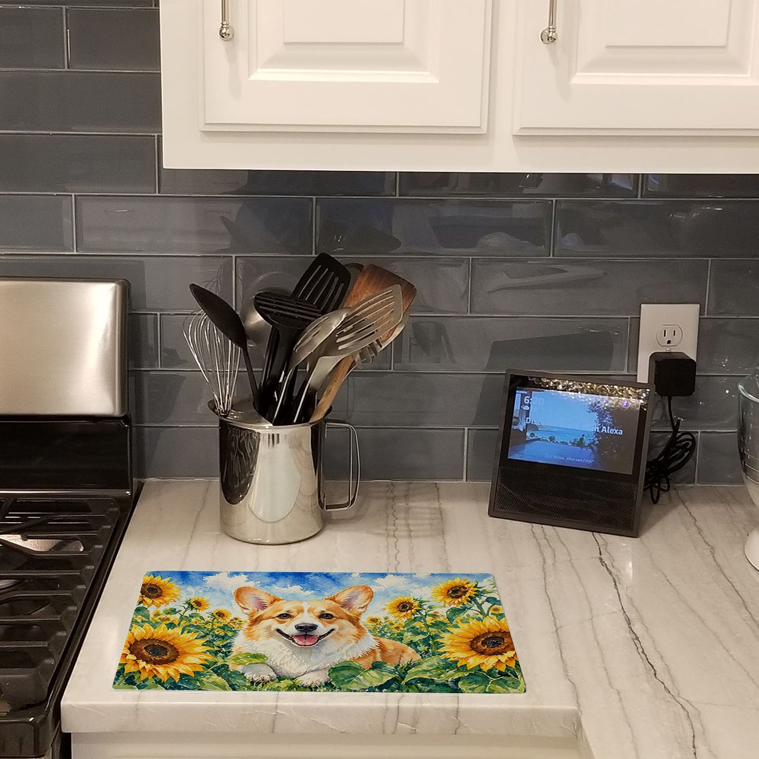 Corgi in Sunflowers Cutting Board Tempered Glass Kitchen Cutting Surface, Heat Resistant Chopping Board with Non-Slip Feet, Decorative Food Prep & Serving