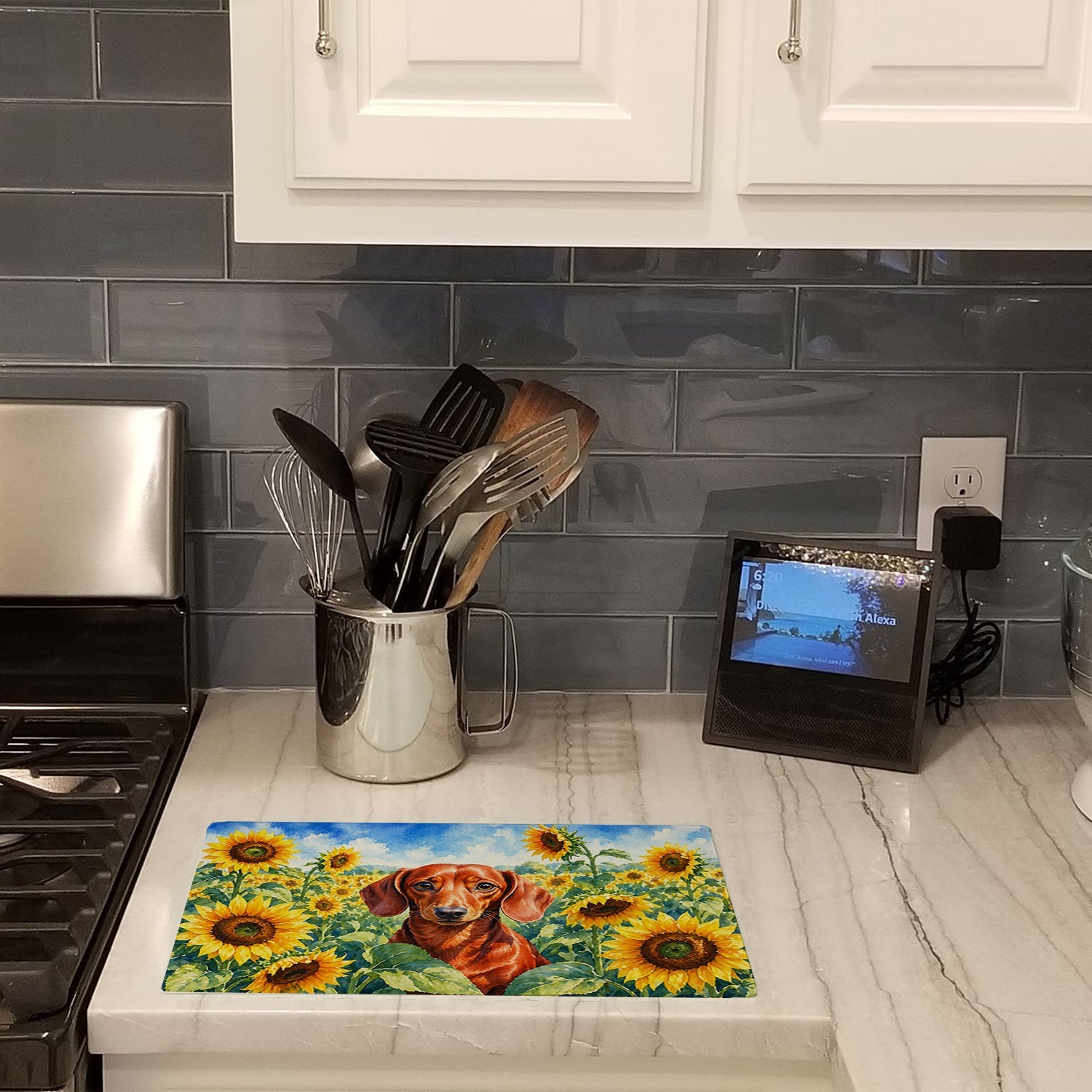 Dachshund in Sunflowers Cutting Board Tempered Glass Kitchen Cutting Surface, Heat Resistant Chopping Board with Non-Slip Feet, Decorative Food Prep & Serving