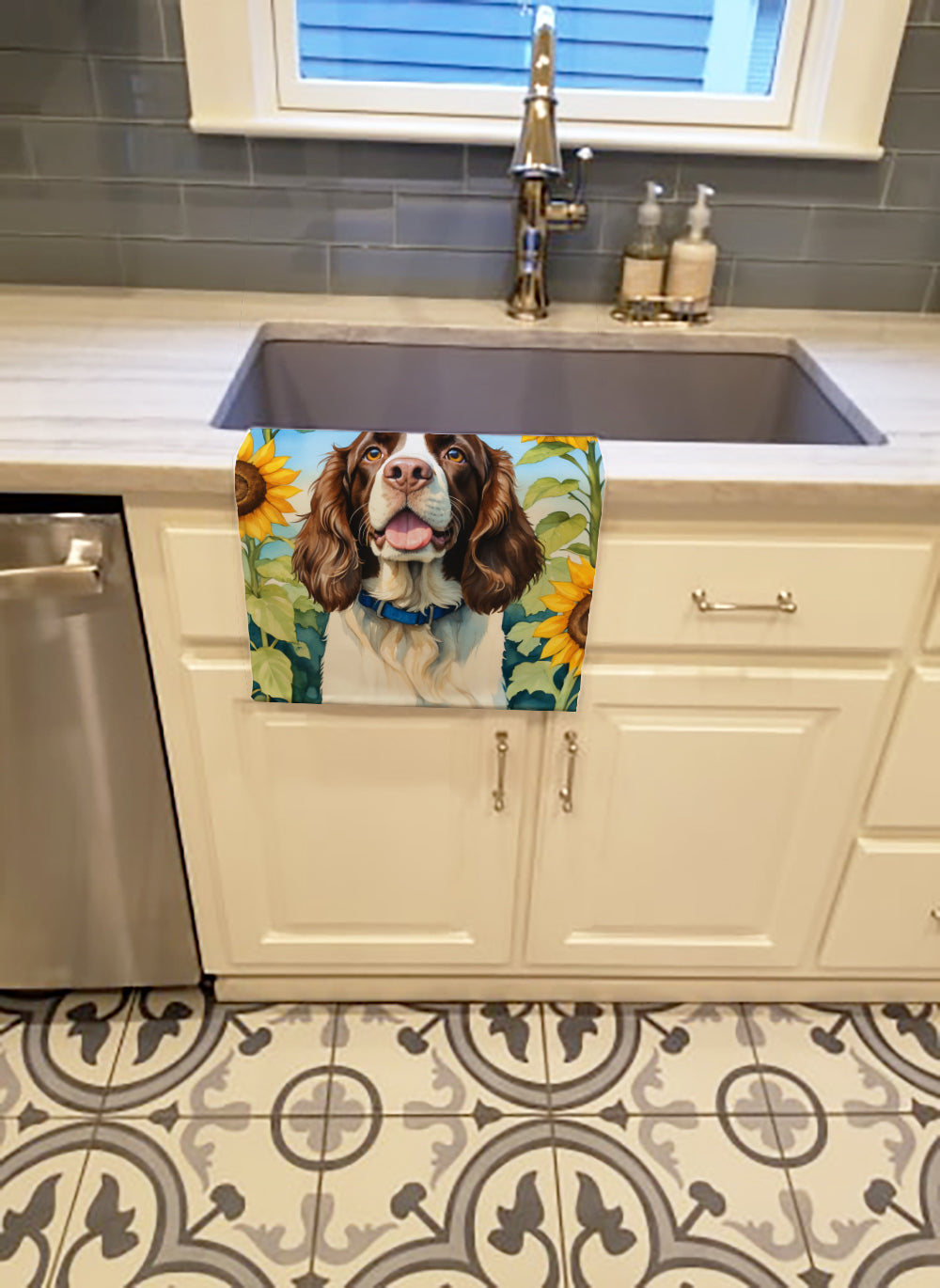 English Springer Spaniel in Sunflowers Kitchen Towel Velour Plush Front and Cotton Loop Back Machine Washable