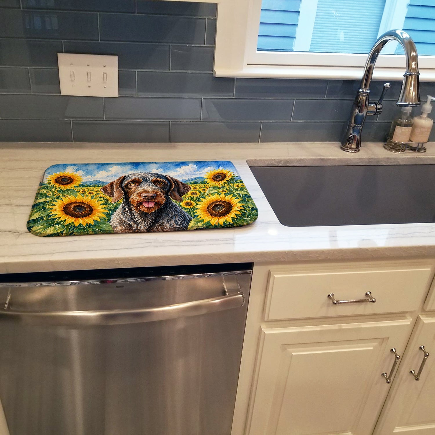 German Wirehaired Pointer in Sunflowers Dish Drying Mat Absorbent Dish Drying Mat Pad for Kitchen Counter Dish Drainer Mat for Countertop, 14 x 21", Multicolor