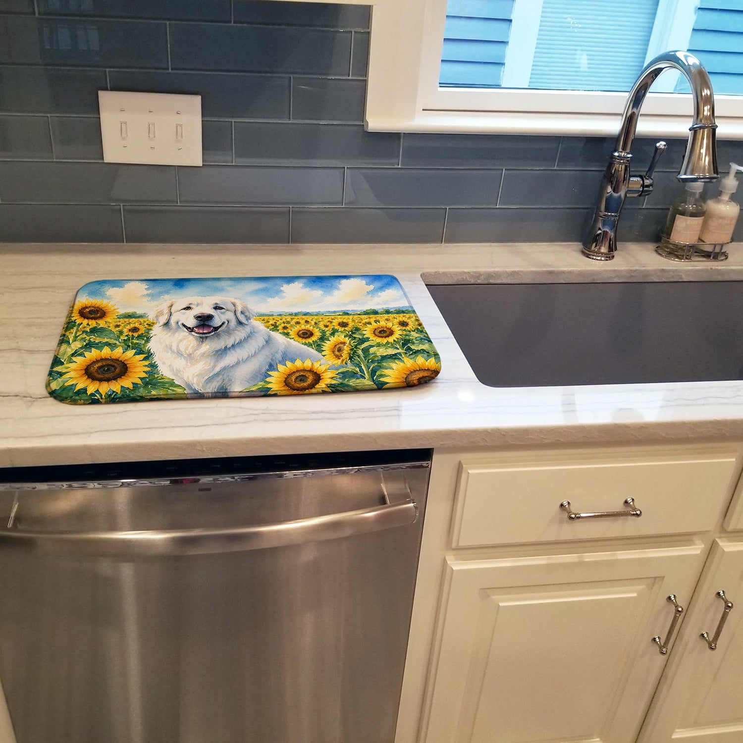 Great Pyrenees in Sunflowers Dish Drying Mat Absorbent Dish Drying Mat Pad for Kitchen Counter Dish Drainer Mat for Countertop, 14 x 21", Multicolor