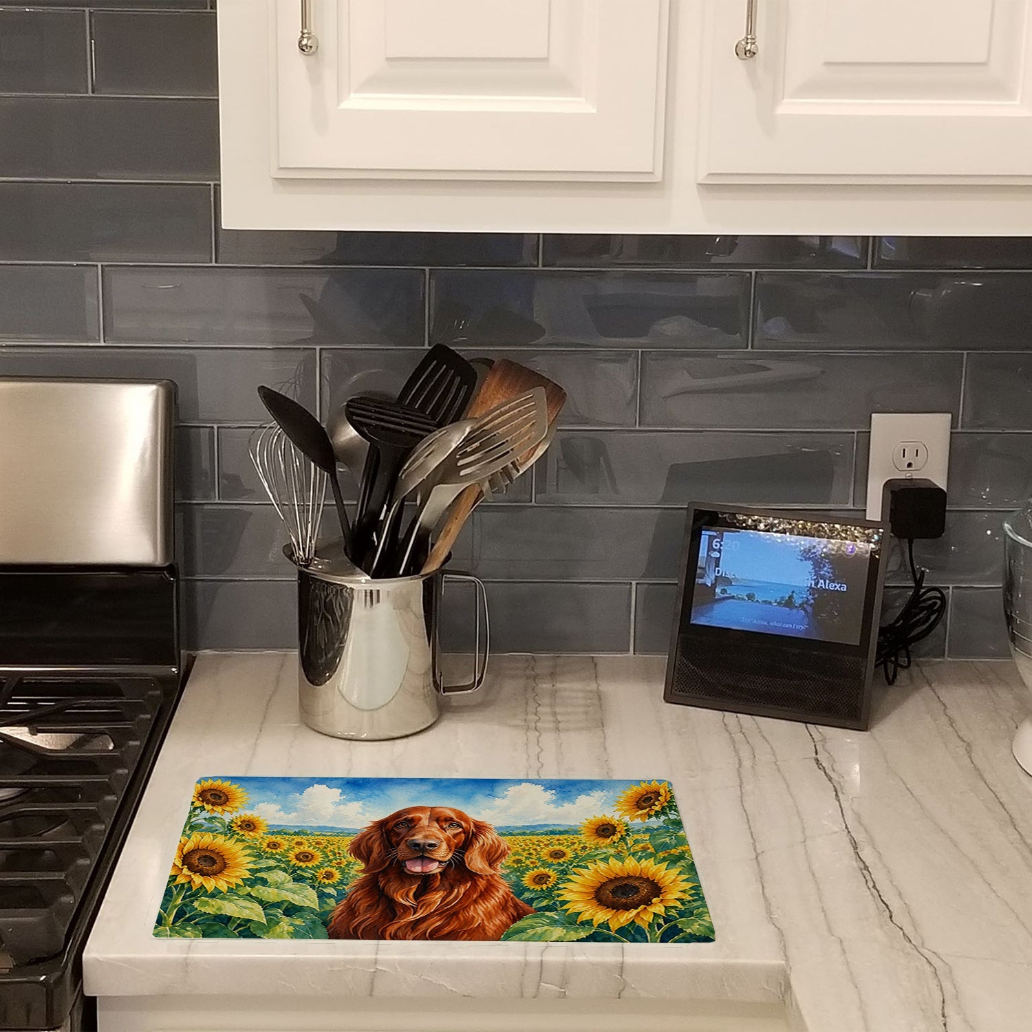 Irish Setter in Sunflowers Cutting Board Tempered Glass Kitchen Cutting Surface, Heat Resistant Chopping Board with Non-Slip Feet, Decorative Food Prep & Serving
