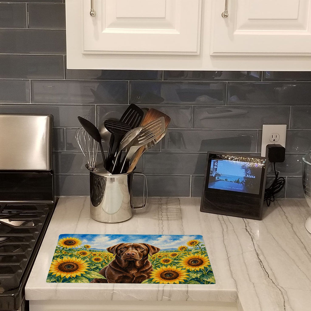 Labrador Retriever in Sunflowers Cutting Board Tempered Glass Kitchen Cutting Surface, Heat Resistant Chopping Board with Non-Slip Feet, Decorative Food Prep & Serving