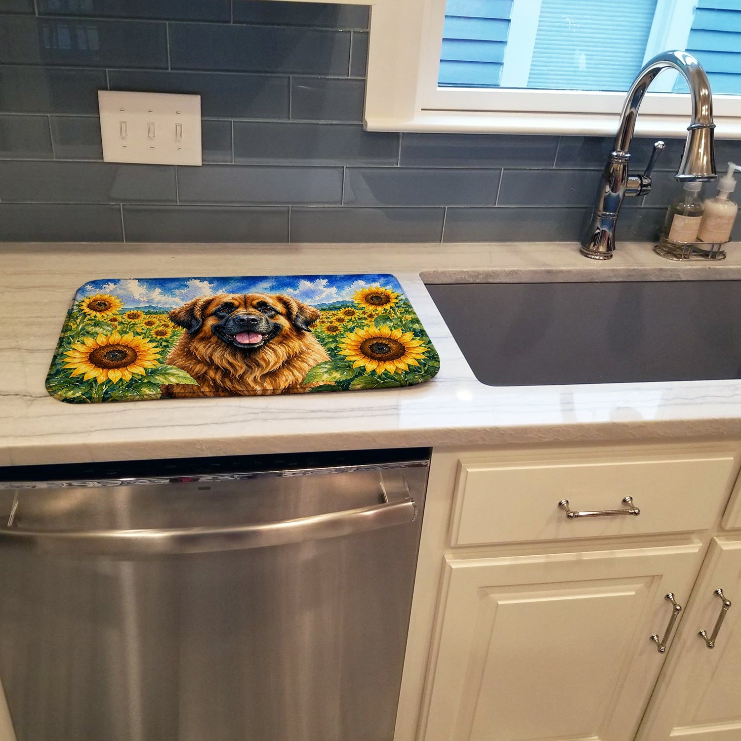 Leonberger in Sunflowers Dish Drying Mat Absorbent Dish Drying Mat Pad for Kitchen Counter Dish Drainer Mat for Countertop, 14 x 21", Multicolor