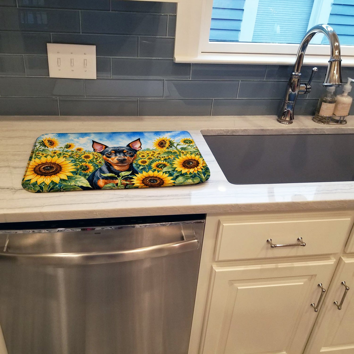Miniature Pinscher in Sunflowers Dish Drying Mat Absorbent Dish Drying Mat Pad for Kitchen Counter Dish Drainer Mat for Countertop, 14 x 21", Multicolor