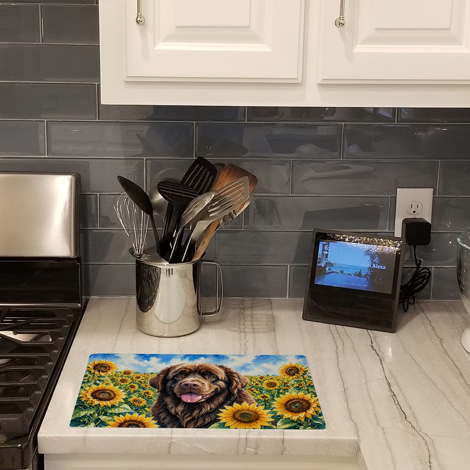 Newfoundland in Sunflowers Cutting Board Tempered Glass Kitchen Cutting Surface, Heat Resistant Chopping Board with Non-Slip Feet, Decorative Food Prep & Serving