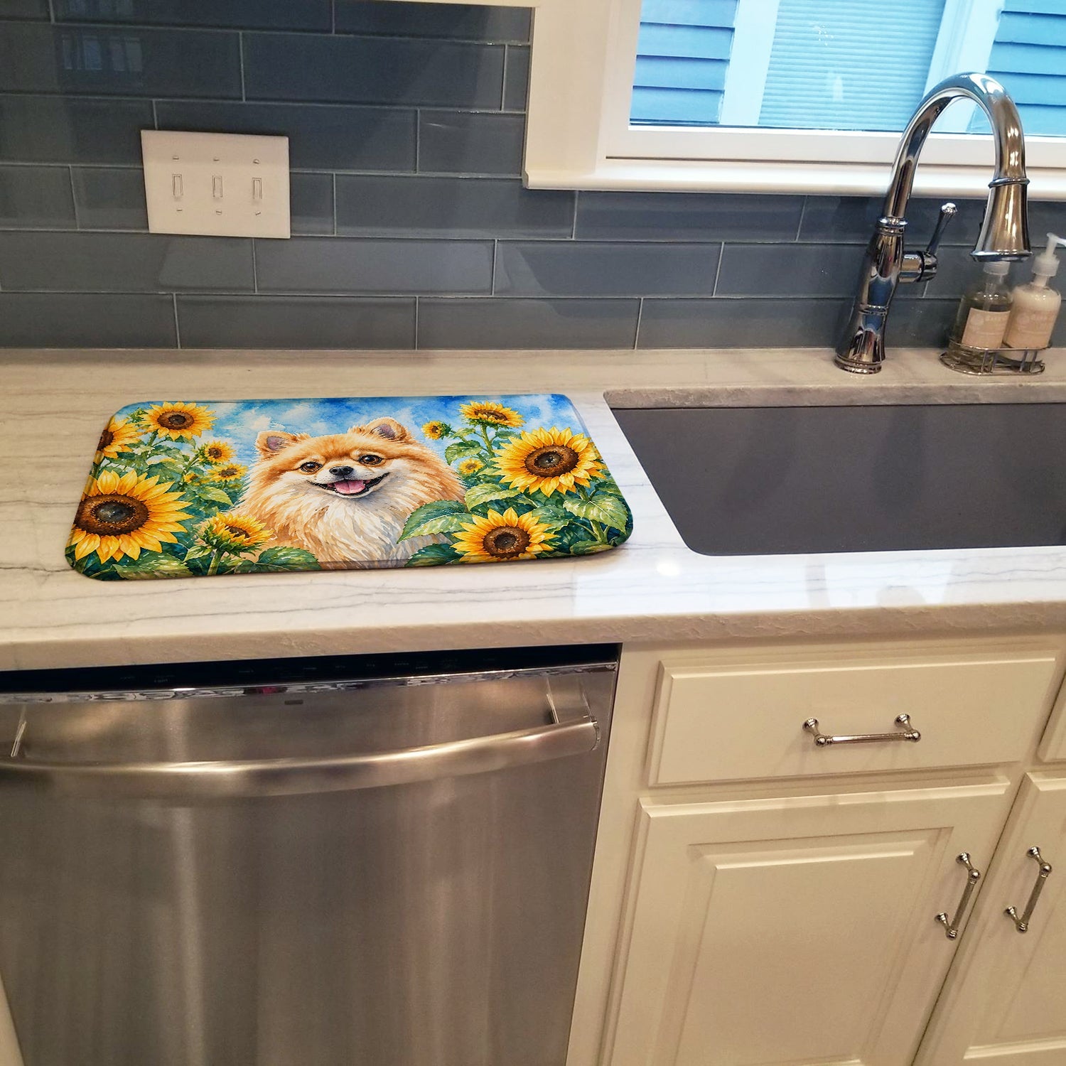 Pomeranian in Sunflowers Dish Drying Mat Absorbent Dish Drying Mat Pad for Kitchen Counter Dish Drainer Mat for Countertop, 14 x 21", Multicolor