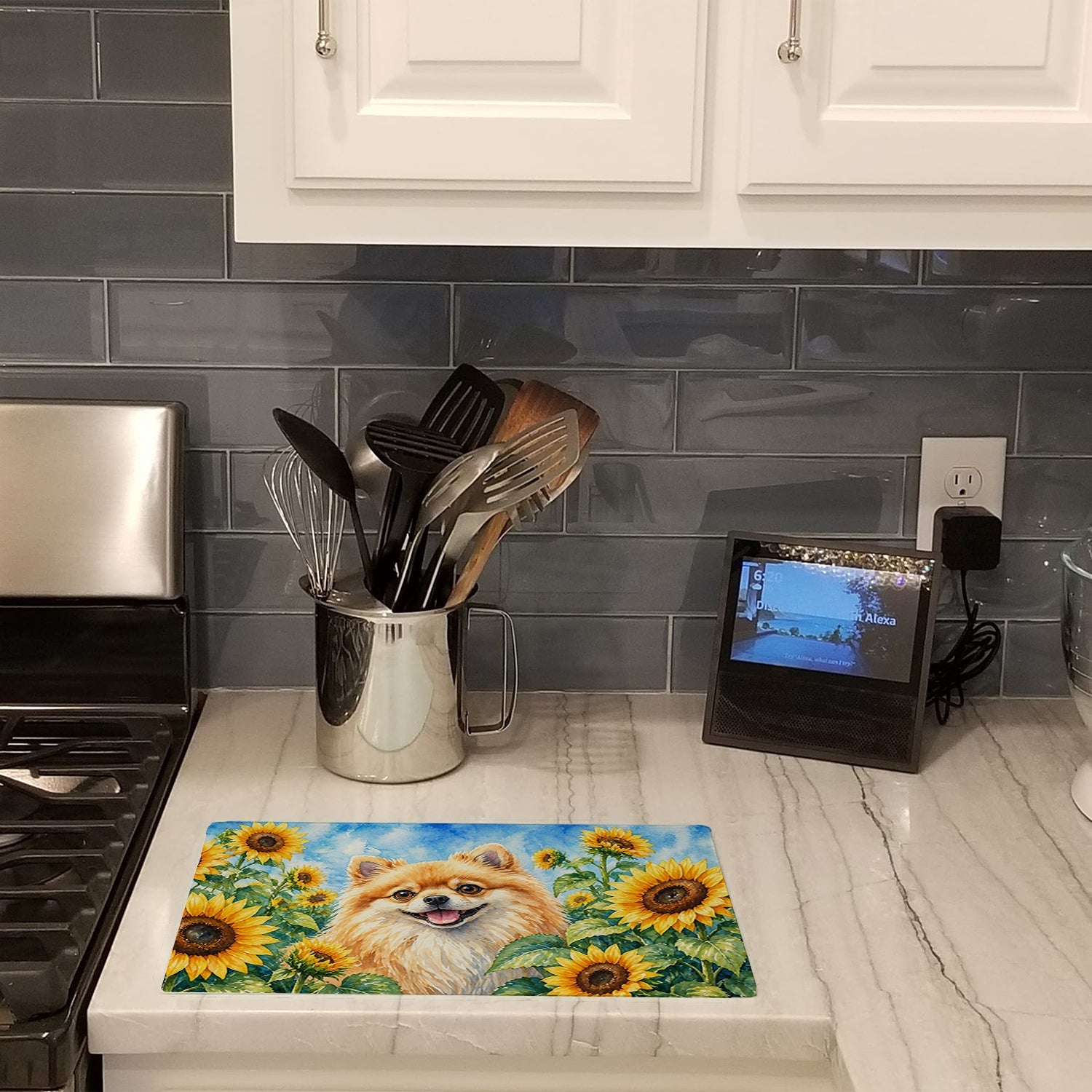 Pomeranian in Sunflowers Cutting Board Tempered Glass Kitchen Cutting Surface, Heat Resistant Chopping Board with Non-Slip Feet, Decorative Food Prep & Serving