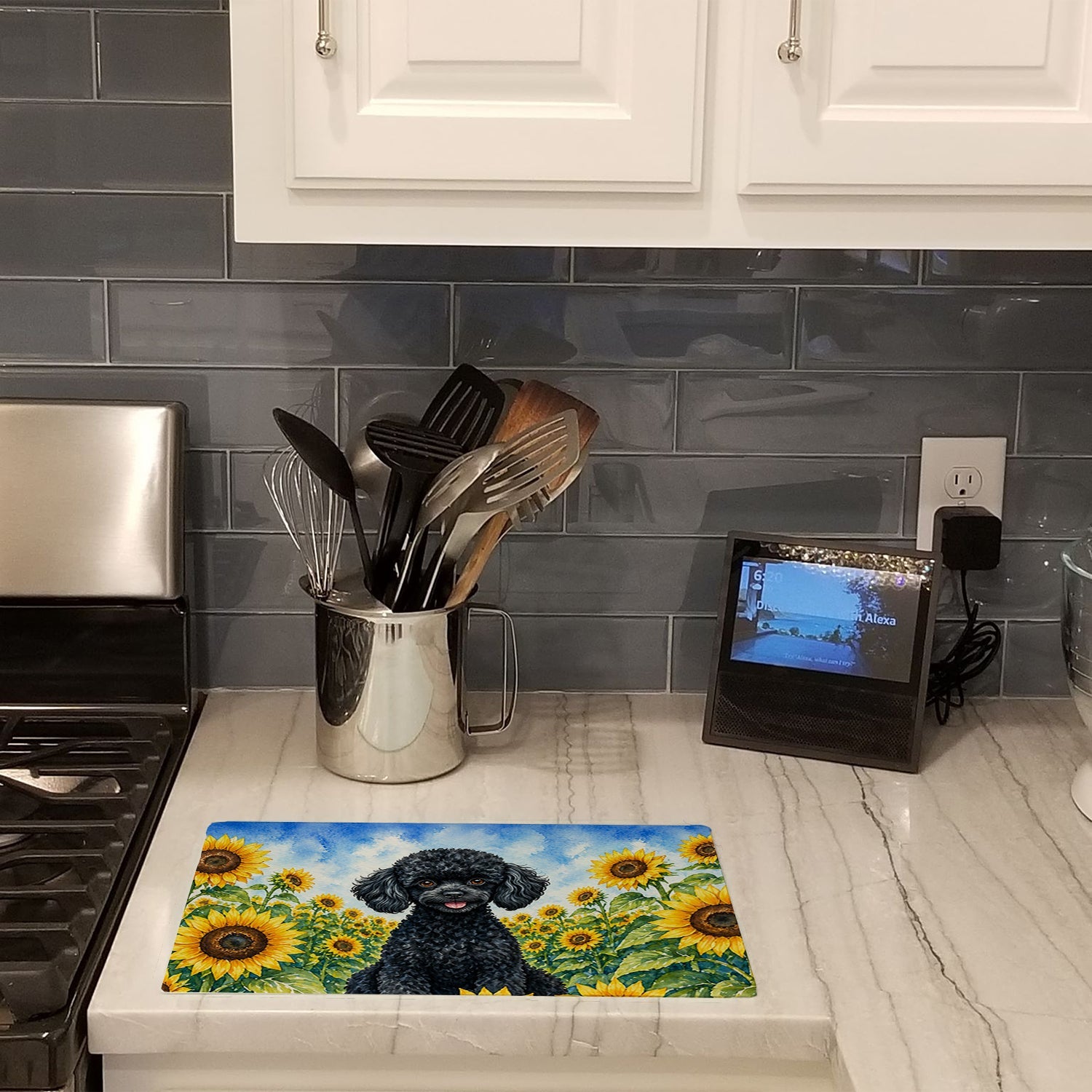 Black Poodle in Sunflowers Cutting Board Tempered Glass Kitchen Cutting Surface, Heat Resistant Chopping Board with Non-Slip Feet, Decorative Food Prep & Serving