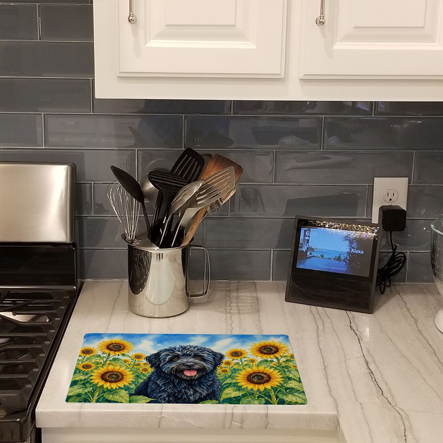 Puli in Sunflowers Cutting Board Tempered Glass Kitchen Cutting Surface, Heat Resistant Chopping Board with Non-Slip Feet, Decorative Food Prep & Serving
