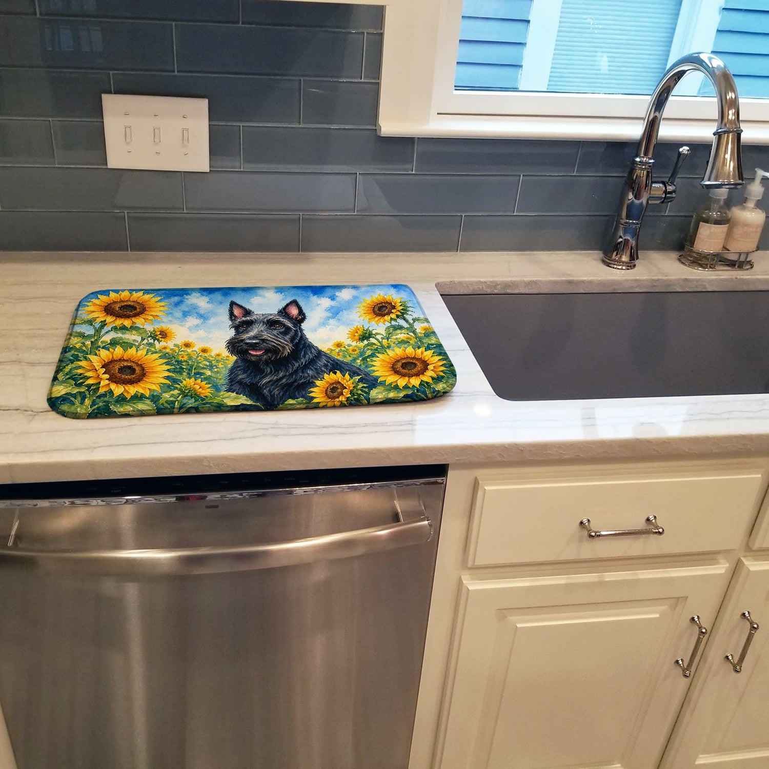 Scottish Terrier in Sunflowers Dish Drying Mat Absorbent Dish Drying Mat Pad for Kitchen Counter Dish Drainer Mat for Countertop, 14 x 21", Multicolor
