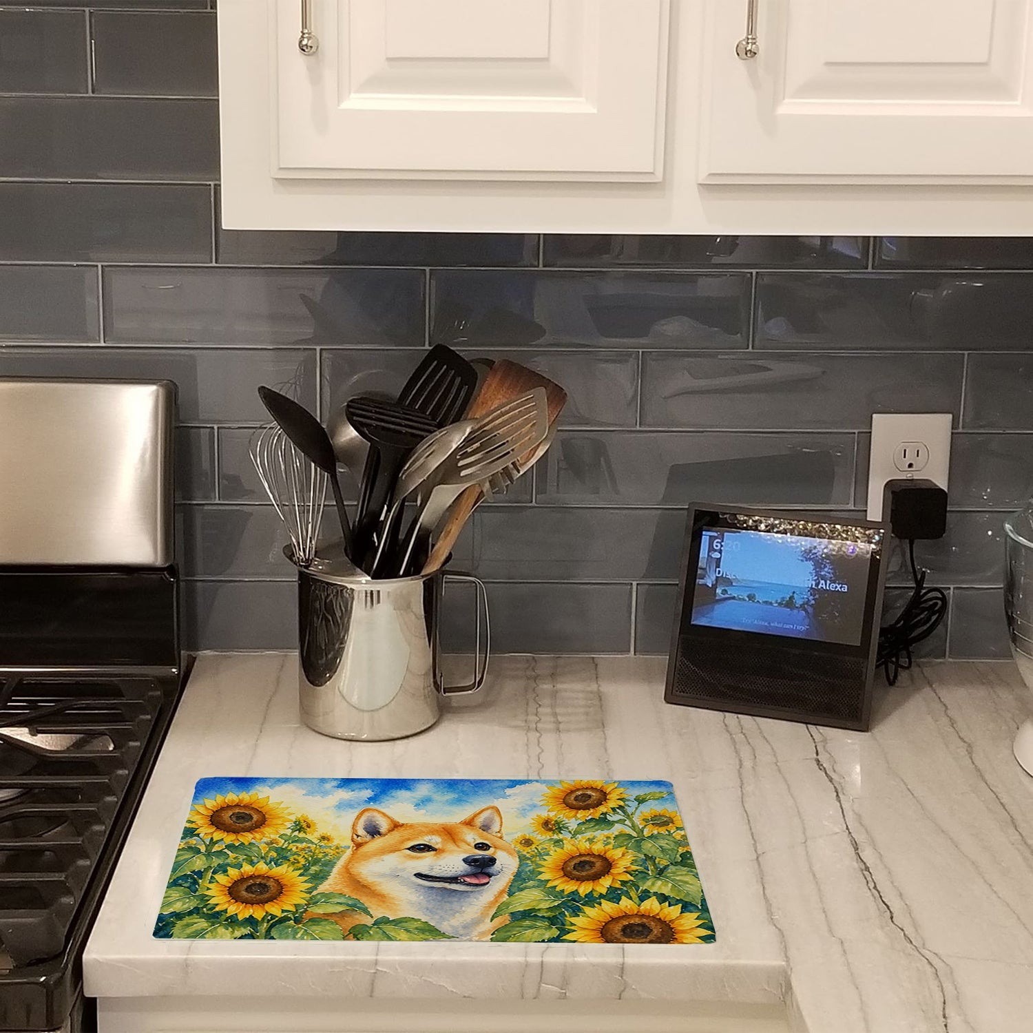 Shiba Inu in Sunflowers Cutting Board Tempered Glass Kitchen Cutting Surface, Heat Resistant Chopping Board with Non-Slip Feet, Decorative Food Prep & Serving