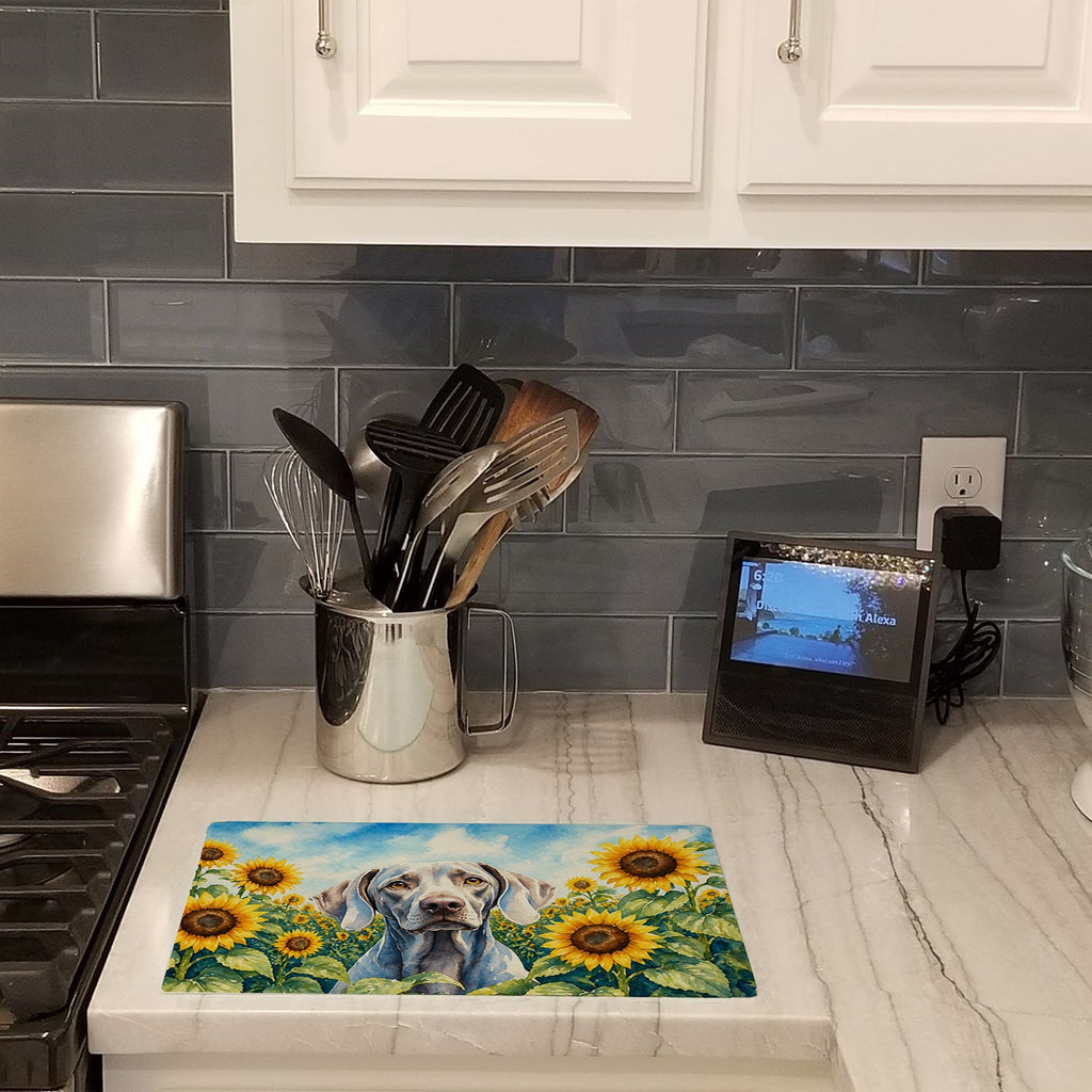 Weimaraner in Sunflowers Cutting Board Tempered Glass Kitchen Cutting Surface, Heat Resistant Chopping Board with Non-Slip Feet, Decorative Food Prep & Serving
