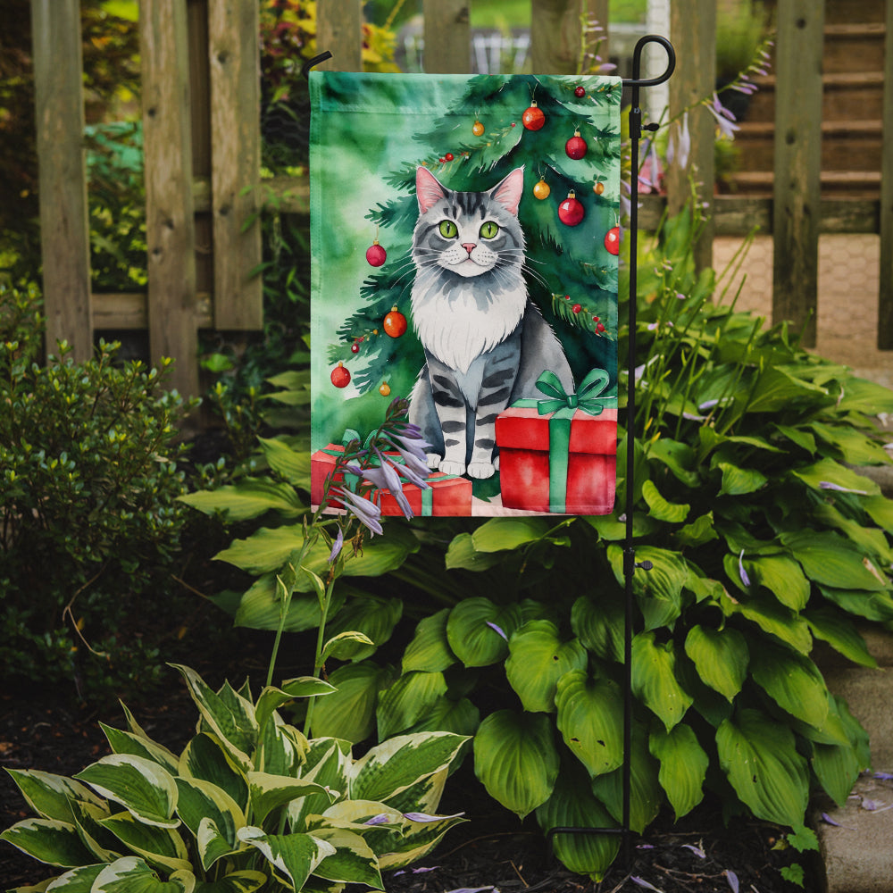 Foldex Exotic Fold Cat By the Christmas Tree Garden Flag Mailbox Decorative Yard Banner Outside Patio Artwork for Flower Beds, Garden Size, Multicolor