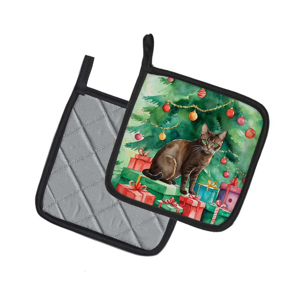 Havana Brown Cat By the Christmas Tree Pot Holder Set of 2 Heat Resistant Quilted Hot Pads 7.5 x 7.5 Inch, Insulated Kitchen Trivets for Cooking & Baking