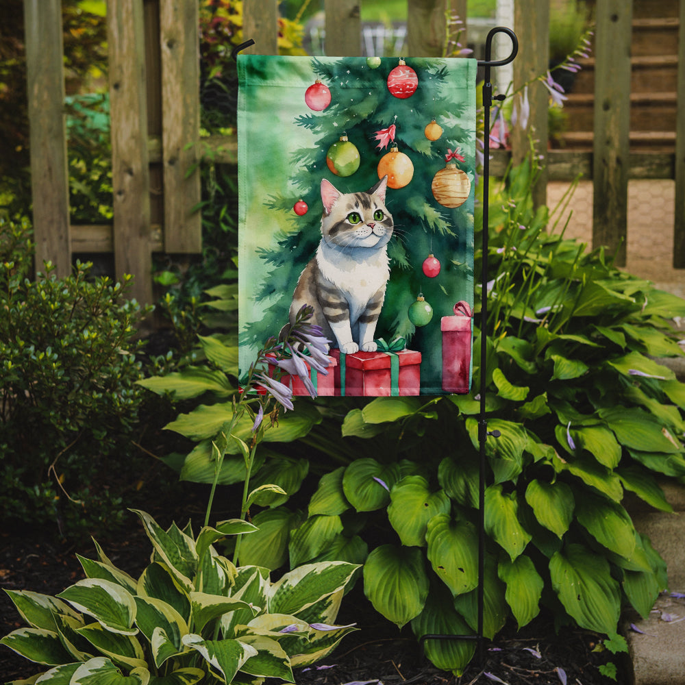 Li Hua Cat By the Christmas Tree Garden Flag Mailbox Decorative Yard Banner Outside Patio Artwork for Flower Beds, Garden Size, Multicolor