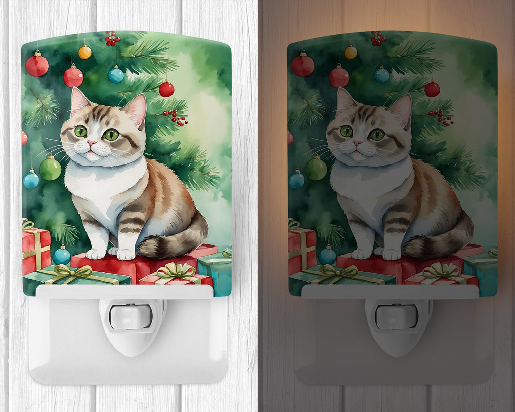 Munchkin Cat By the Christmas Tree Ceramic Night Light Compact, UL-Certified, Ideal for Bedroom, Bathroom, Nursery, Hallway, Kitchen, 6x4x3, Multicolor