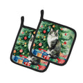 Norwegian Forest Cat By the Christmas Tree Pot Holder Set of 2 Heat Resistant Quilted Hot Pads 7.5 x 7.5 Inch, Insulated Kitchen Trivets for Cooking & Baking