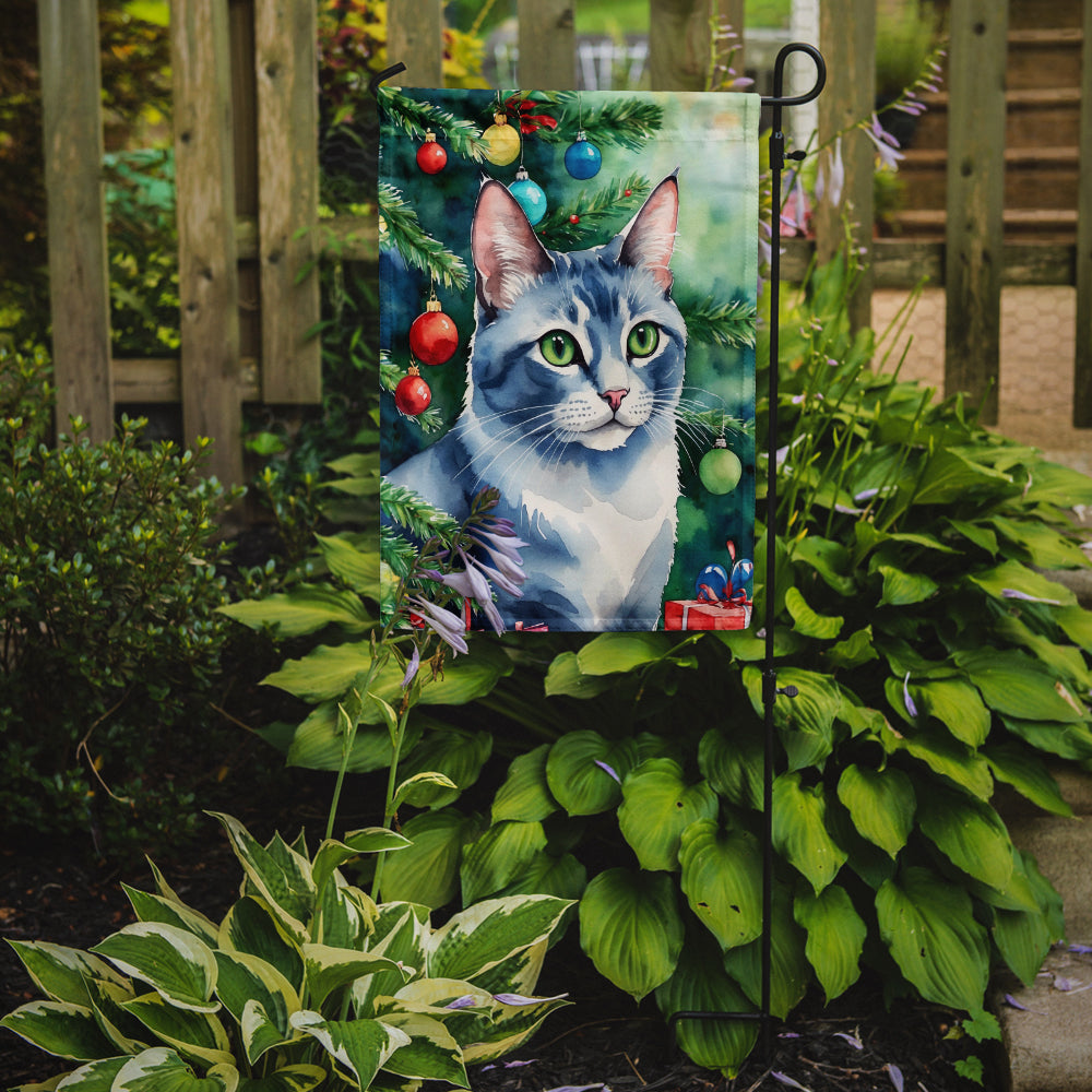 Ojos Azules Cat By the Christmas Tree Garden Flag Mailbox Decorative Yard Banner Outside Patio Artwork for Flower Beds, Garden Size, Multicolor