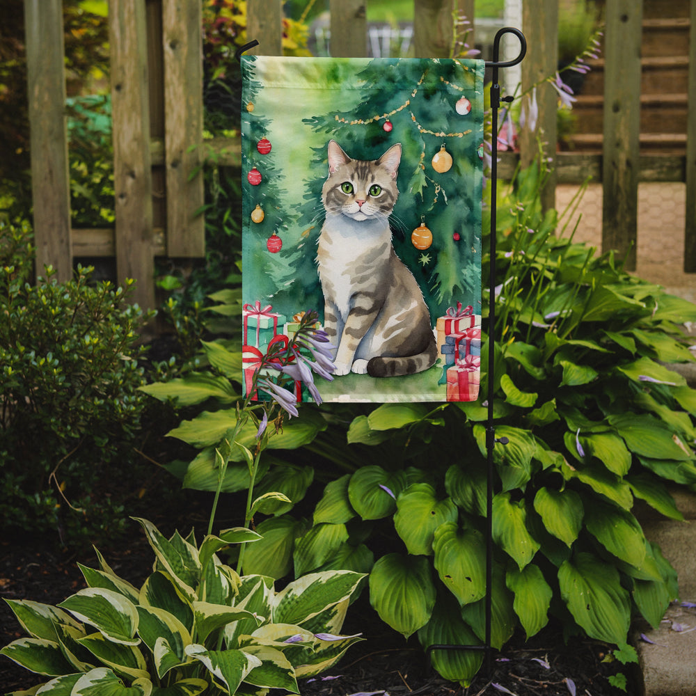 Pudelkatze Cat By the Christmas Tree Garden Flag Mailbox Decorative Yard Banner Outside Patio Artwork for Flower Beds, Garden Size, Multicolor