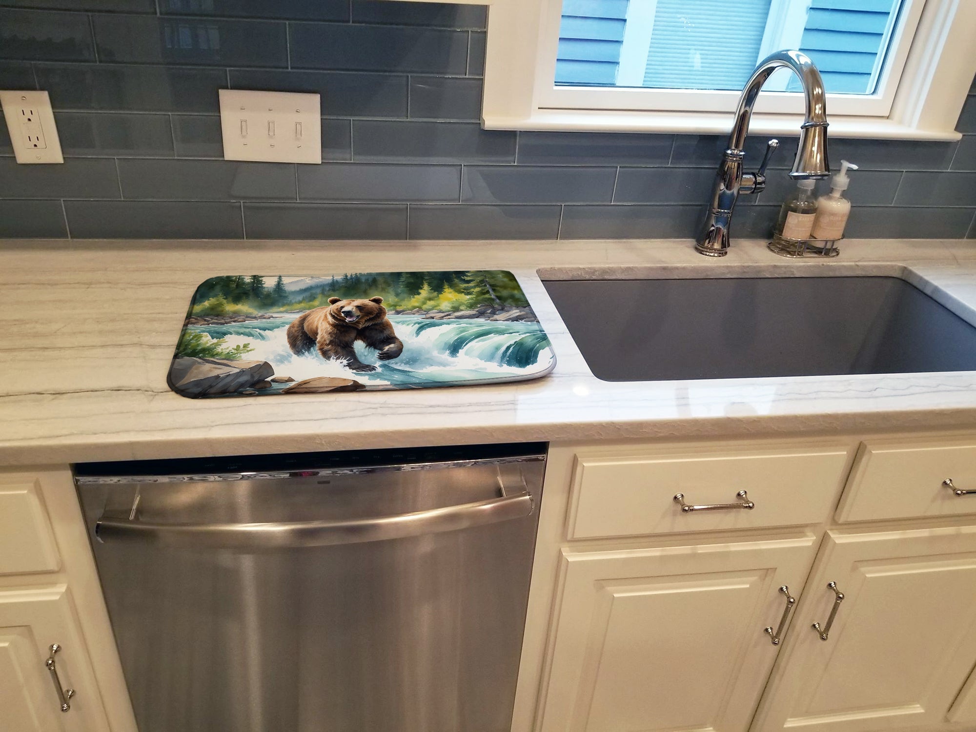 Alaskan Wilderness Grizzly Bear Dish Drying Mat Absorbent Dish Drying Mat Pad for Kitchen Counter Dish Drainer Mat for Countertop, 14 x 21", Multicolor