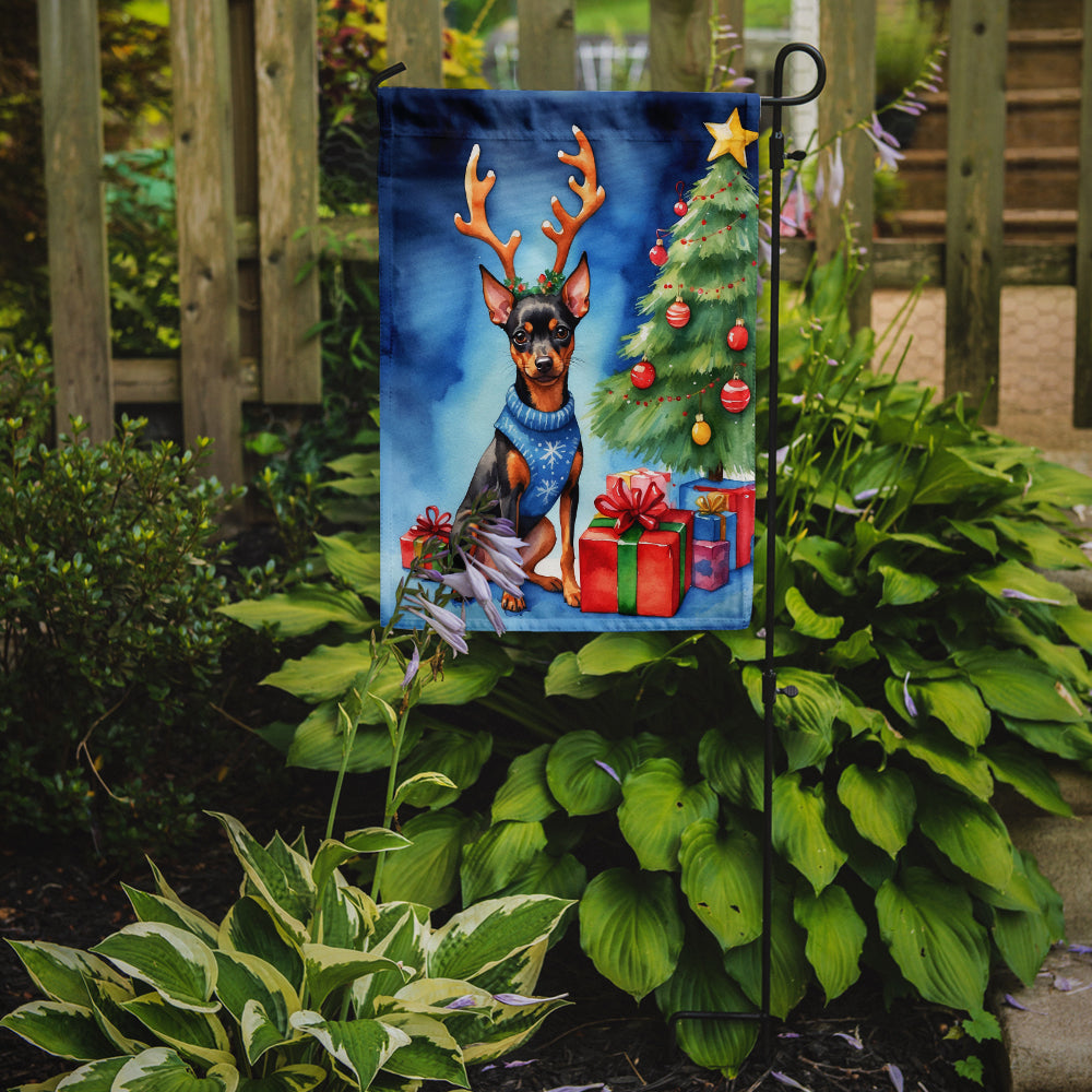 Miniature Pinscher Christmas Reindeer Garden Flag Mailbox Decorative Yard Banner Outside Patio Artwork for Flower Beds, Garden Size, Multicolor