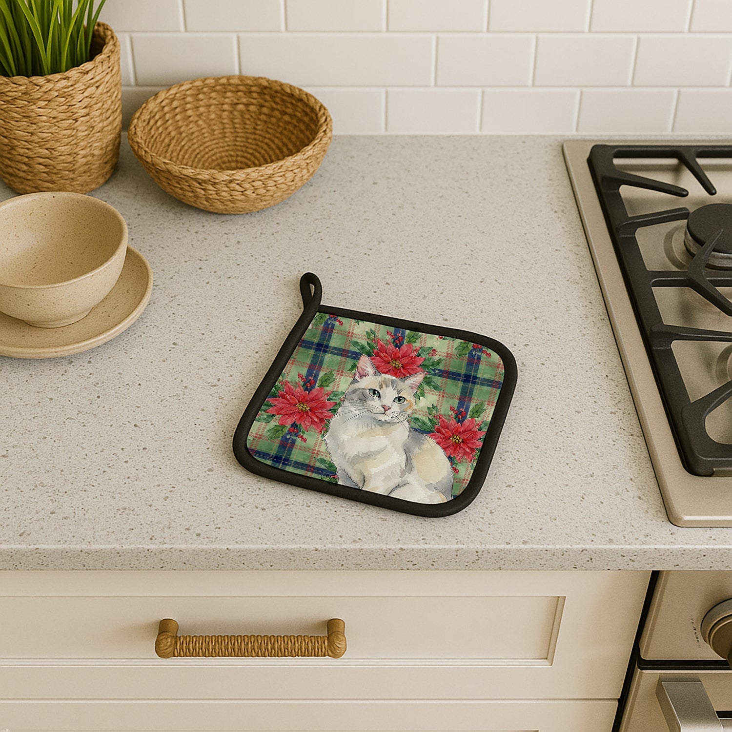 Dilute Calico Cat with Poinsettias Pot Holder Set of 2 Heat Resistant Quilted Hot Pads 7.5 x 7.5 Inch, Insulated Kitchen Trivets for Cooking & Baking