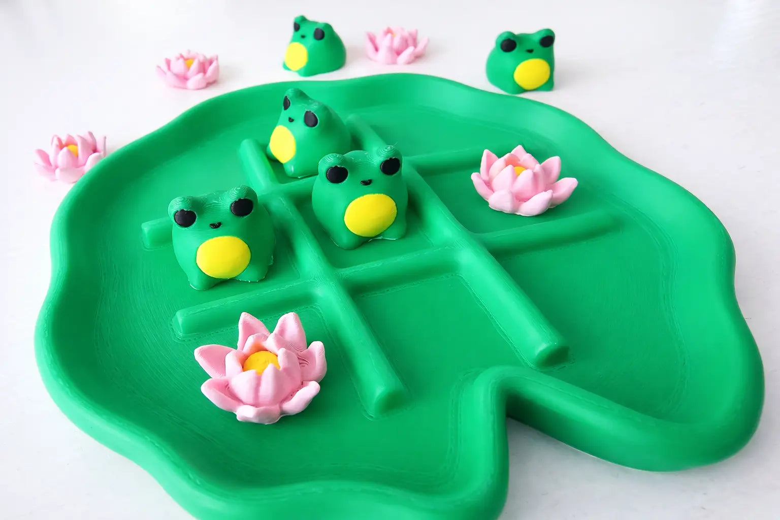 The Tween Space Frog and Lily Pad Tic Tac Toe Game — Pond-Themed Board Game | 3D Printed