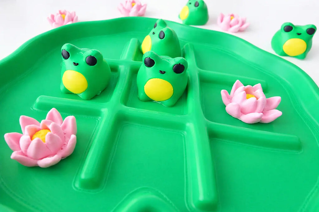 The Tween Space Frog and Lily Pad Tic Tac Toe Game — Pond-Themed Board Game | 3D Printed