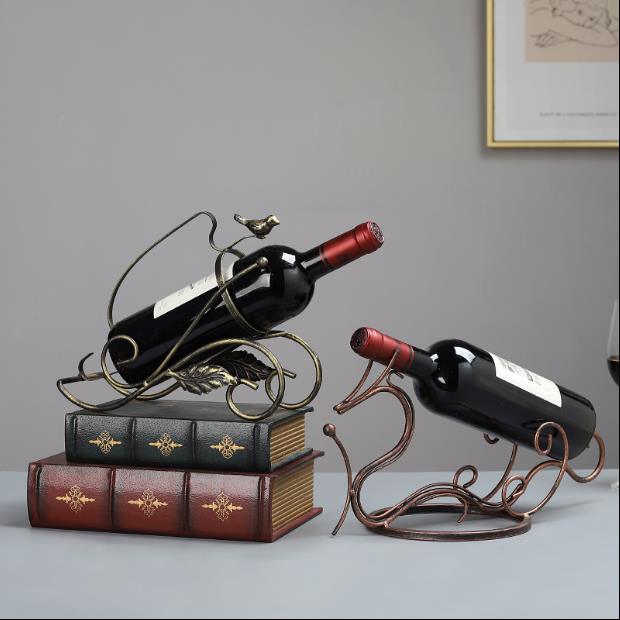 Elegant Iron Chain Wine Bottle Holder