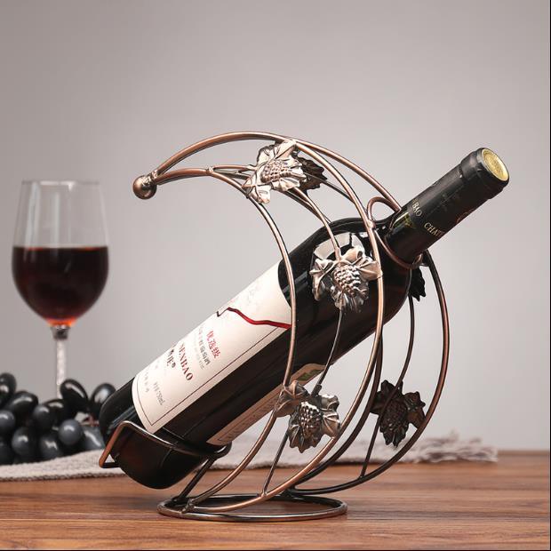 Elegant Iron Chain Wine Bottle Holder