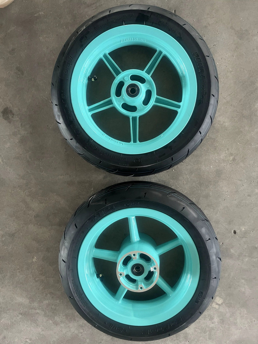 Kenda Curve 12in Supermotos ( Mag 5)