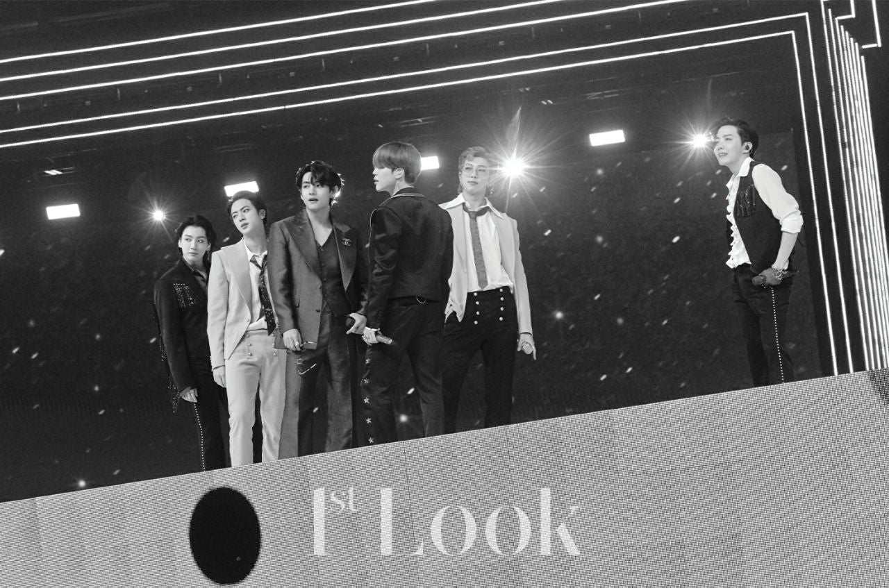 Official 1st Look Magazine - Vol.210 A Type (Cover : BTS)