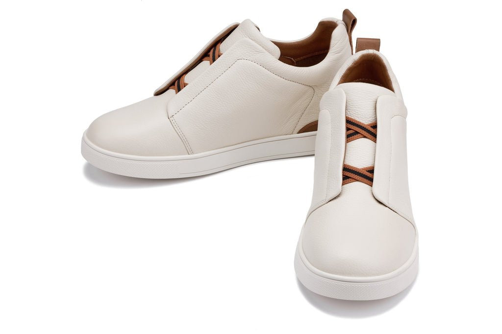 CALTO - J1933 - 2.6 Inches Taller (Off-White) - Slip-On Snoafers
