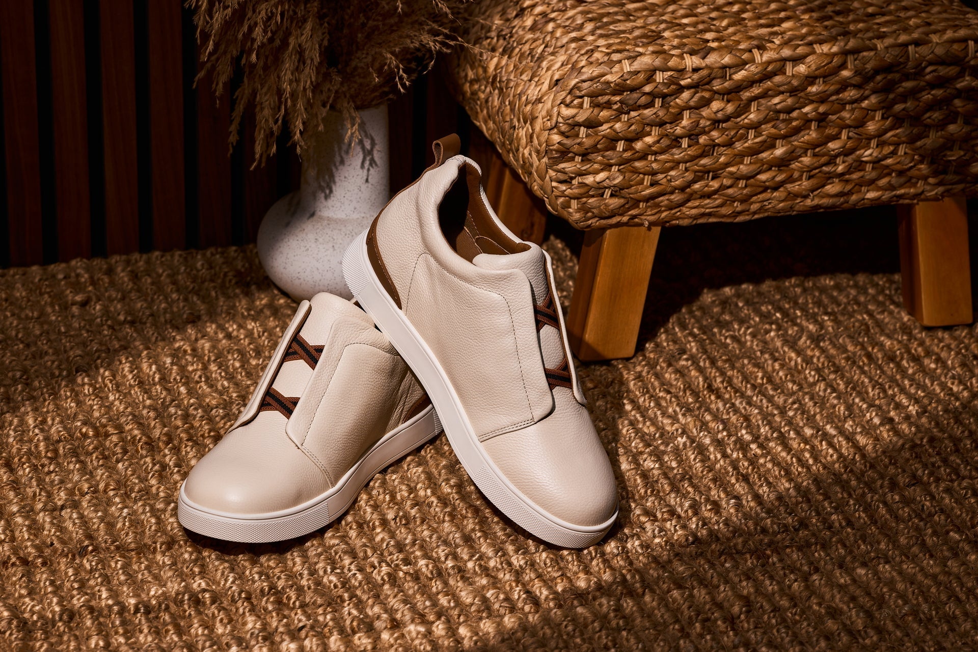 CALTO - J1933 - 2.6 Inches Taller (Off-White) - Slip-On Snoafers