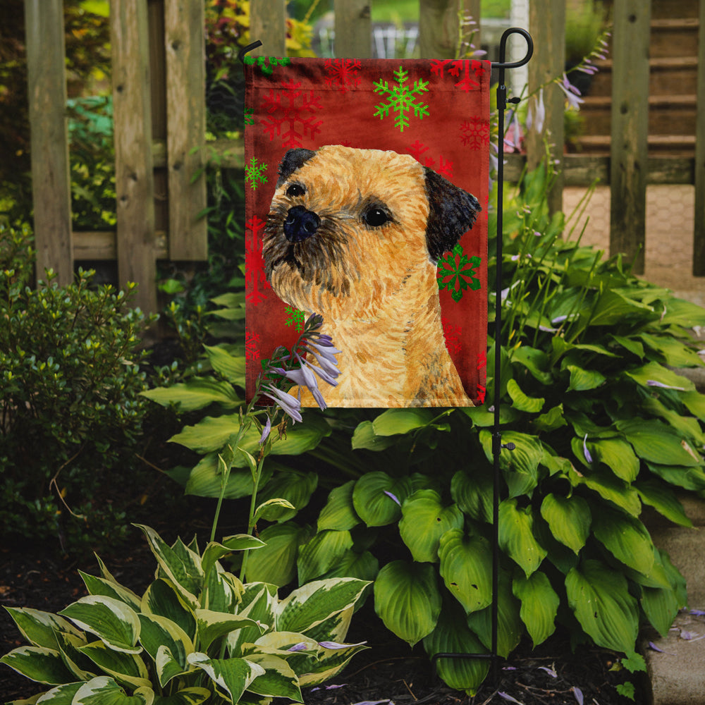 Border Terrier Red and Green Snowflakes Holiday Christmas Garden Flag Mailbox Decorative Yard Banner Outside Patio Artwork for Flower Beds, Garden Size, Multicolor