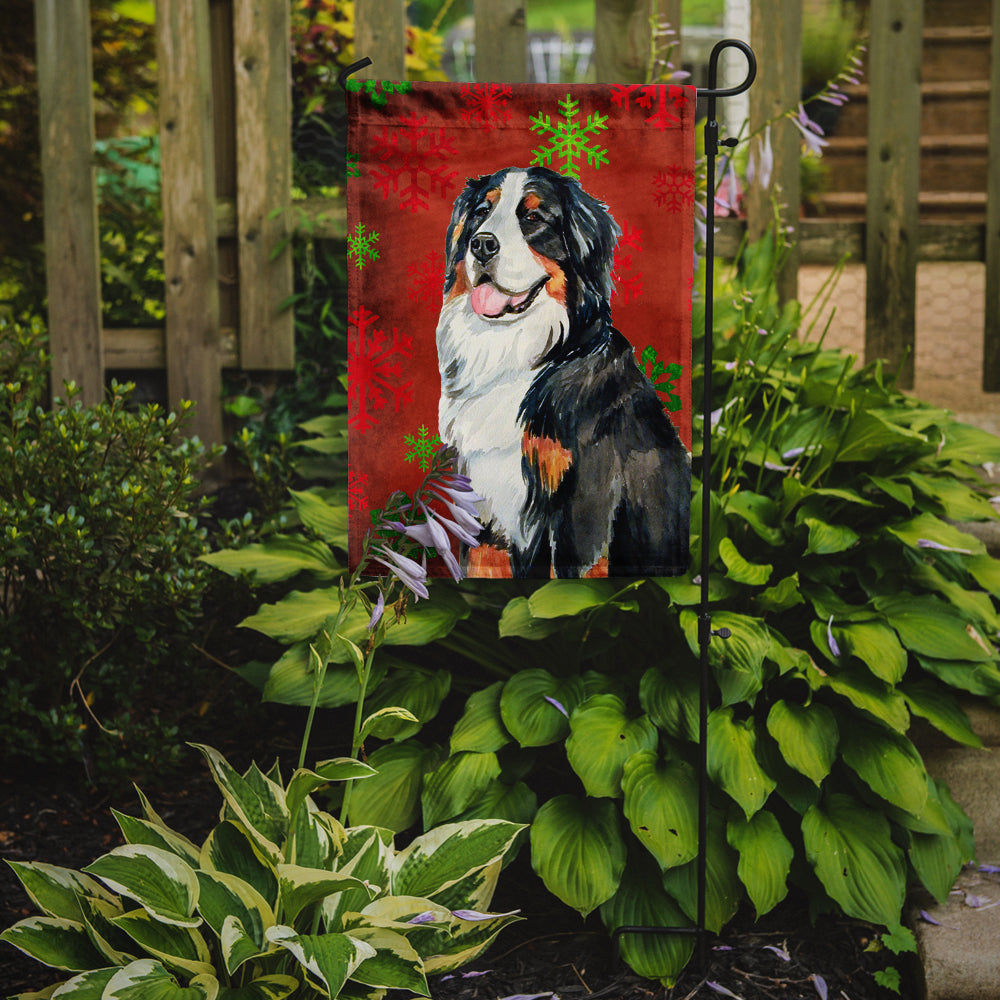 Bernese Mountain Dog Red  Green Snowflakes Holiday Christmas Garden Flag Mailbox Decorative Yard Banner Outside Patio Artwork for Flower Beds, Garden Size, Multicolor
