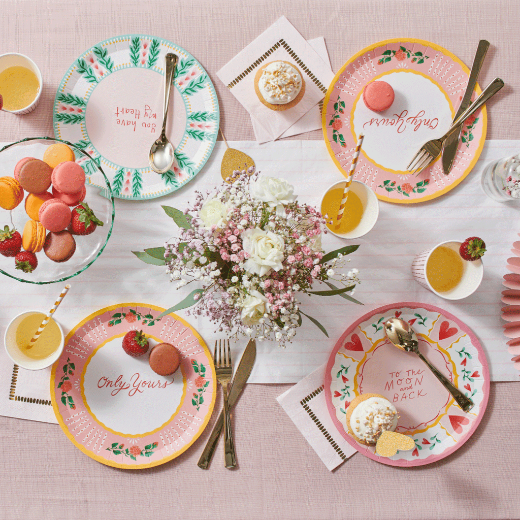 All You Need is Love Large Plates (10 per pack)
