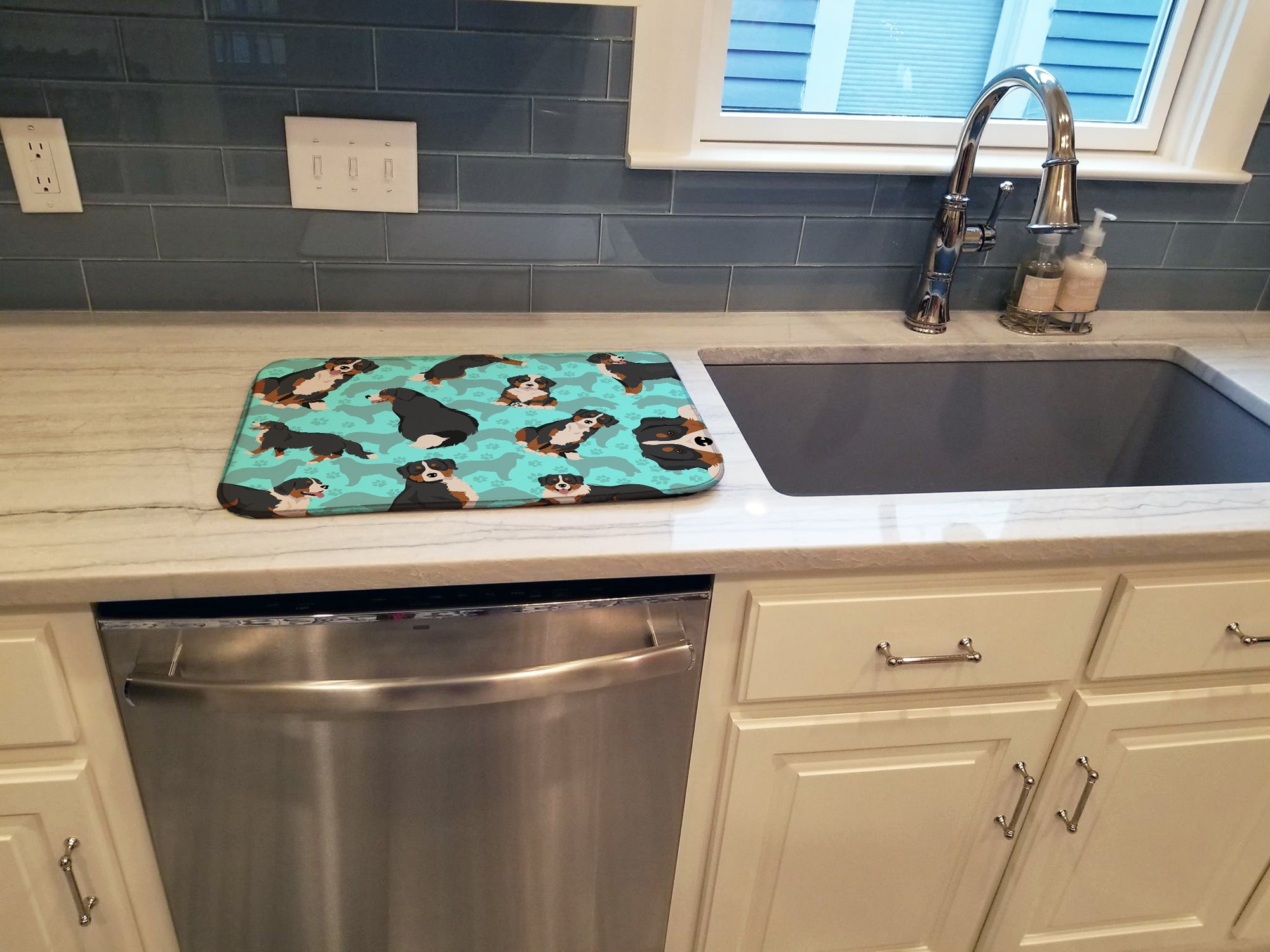 Bernese Mountain Dog Dish Drying Mat Absorbent Dish Drying Mat Pad for Kitchen Counter Dish Drainer Mat for Countertop, 14 x 21", Multicolor