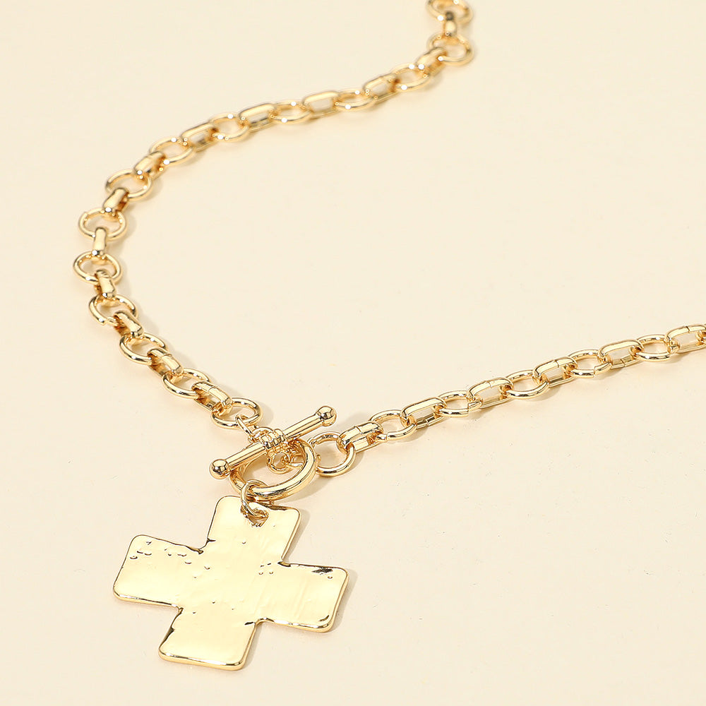 Hammered Metal Cross Pendant Chunky Chain Toggle Necklace