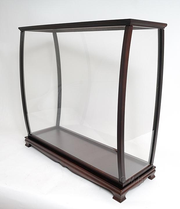 Display case for tall ship medium