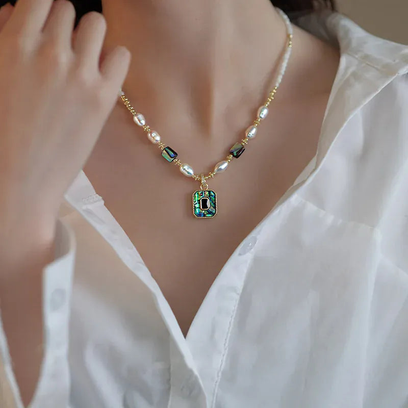 Pearl Pendant Necklace.