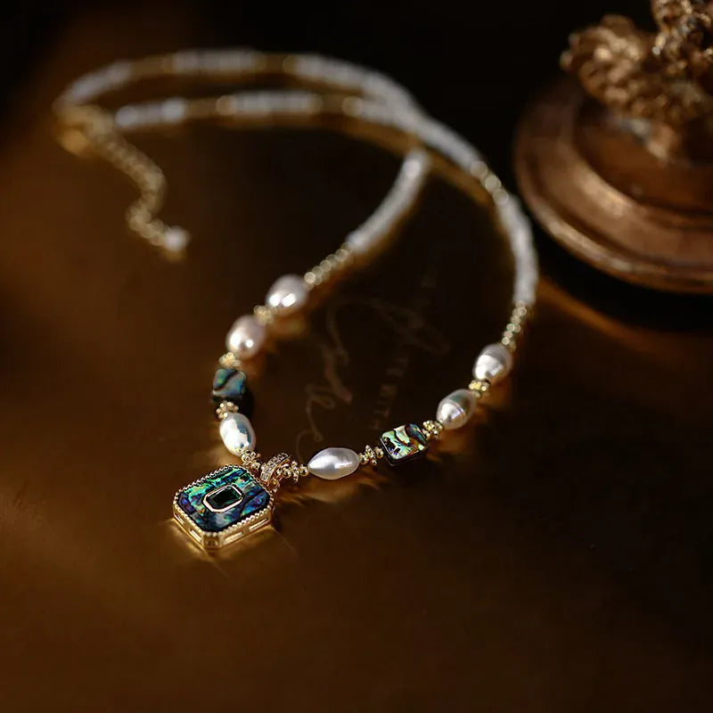 Pearl Pendant Necklace.