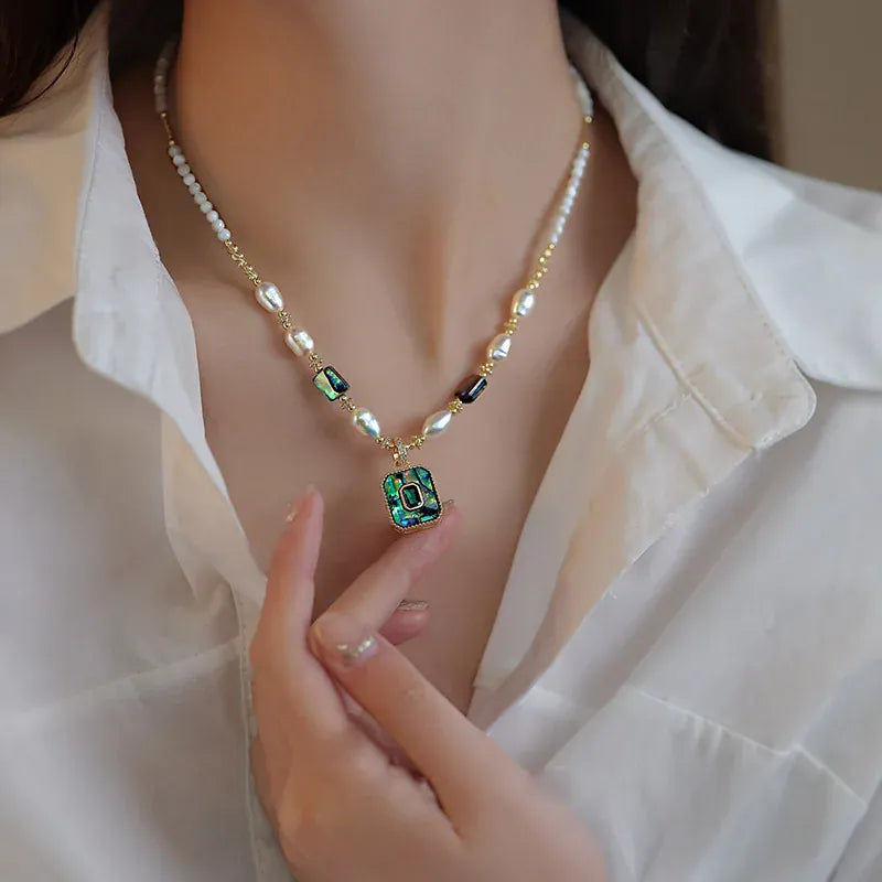 Pearl Pendant Necklace.