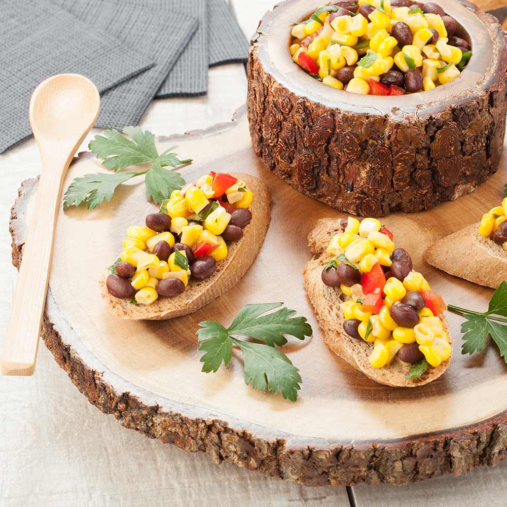 Eco Display Round Natural Acacia Serving Board - Varnished, Bark Edges - 9" x 9" x 1 1/2" - 1 count box