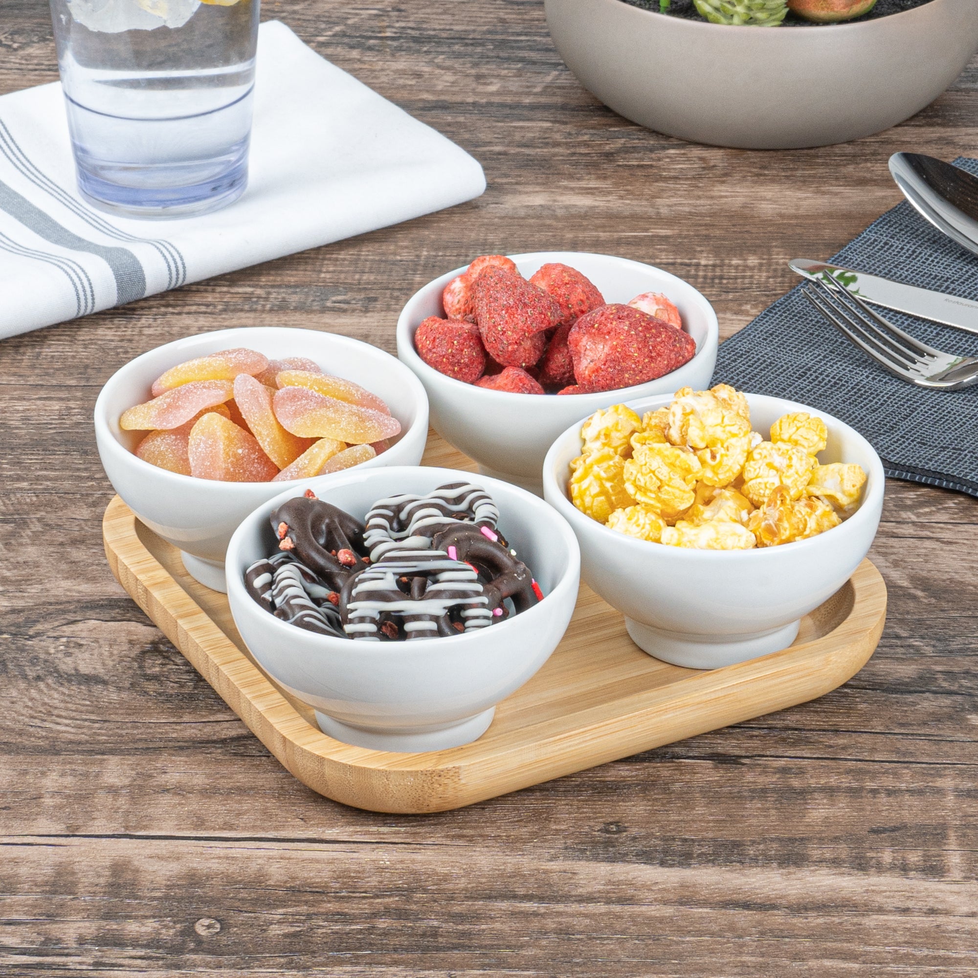 Chef 101 20 oz Rectangle White Porcelain Coppa Bowl Set - 4 Bowls, Bamboo Tray - 7" x 7" x 2 1/4" - 1 count box