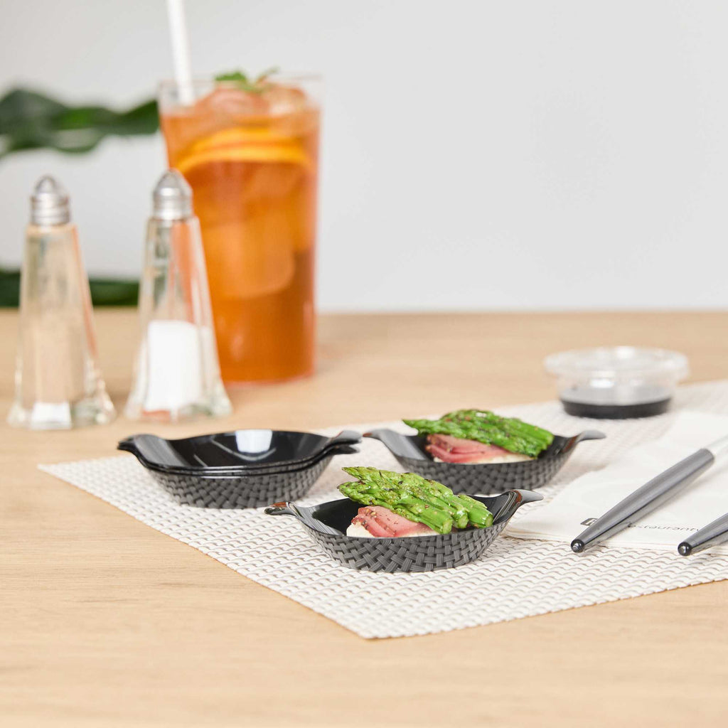 Mini Serve Oval Black Plastic Mini Handled Plate - 3 3/4" x 2 1/2" - 100 count box