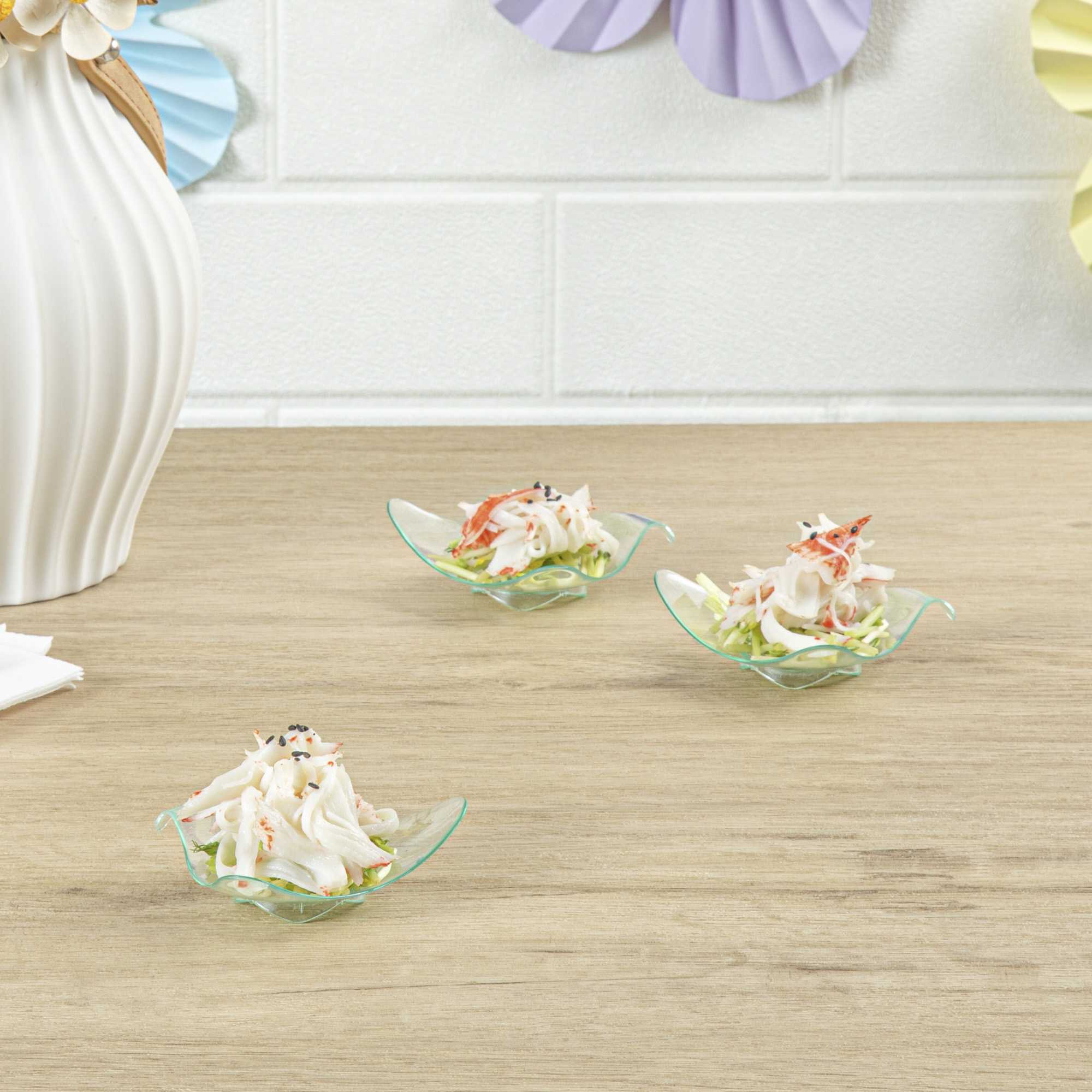 Mini Serve Triangle Seagreen Plastic Shooting Star Appetizer Plate - 3" x 3" - 100 count box
