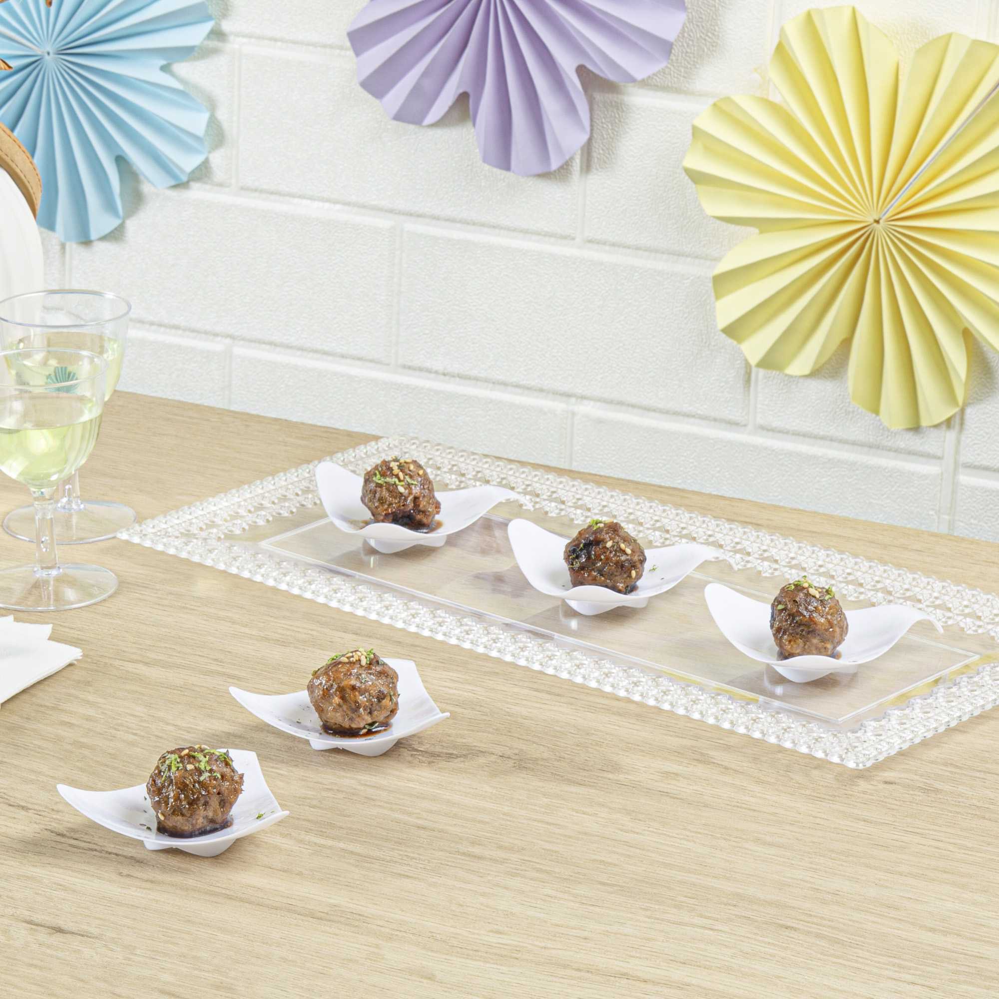 Mini Serve Triangle White Plastic Shooting Star Appetizer Plate - 3" x 3" - 100 count box